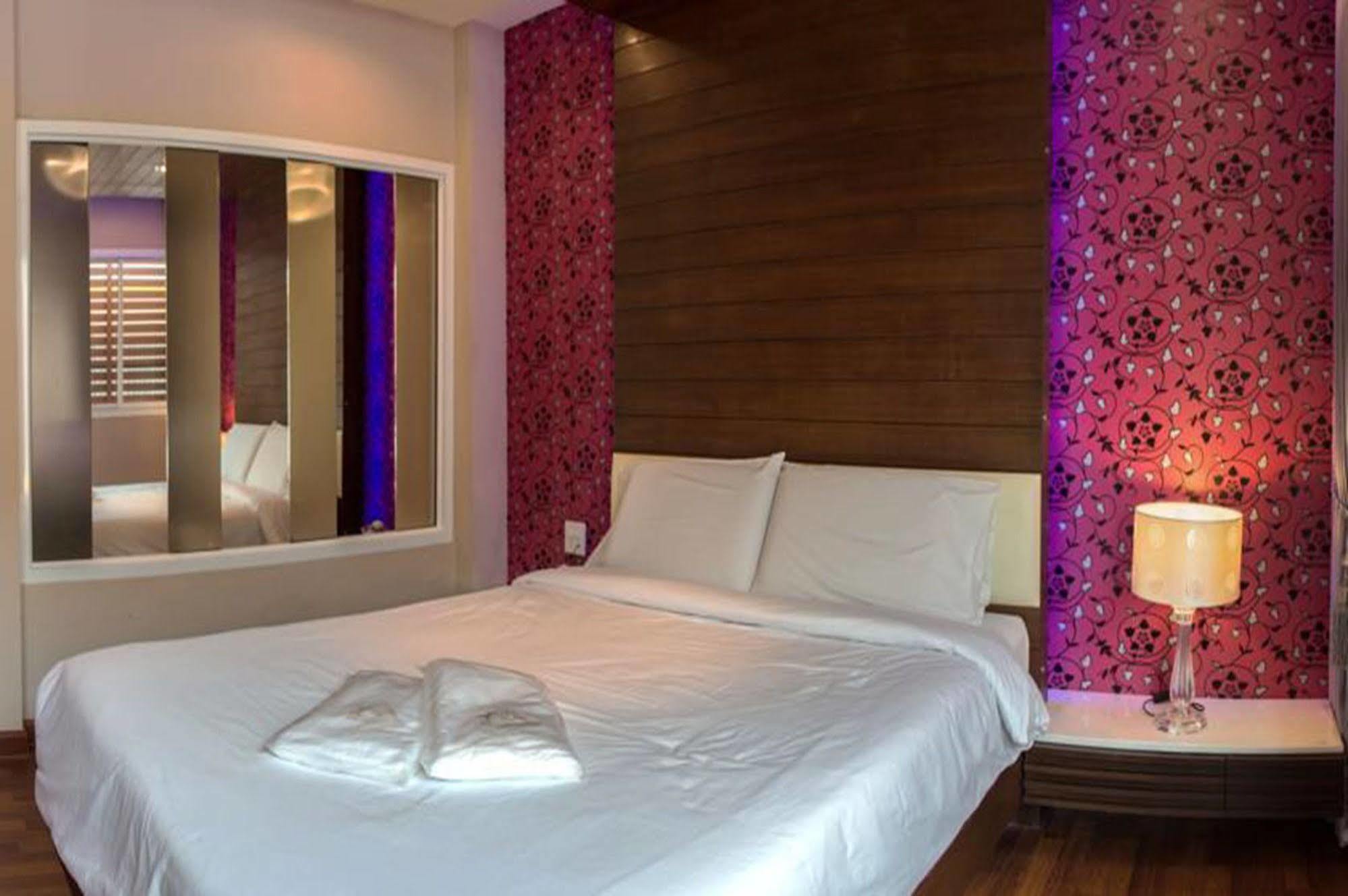 The Ring Hotel Хатъяй Экстерьер фото